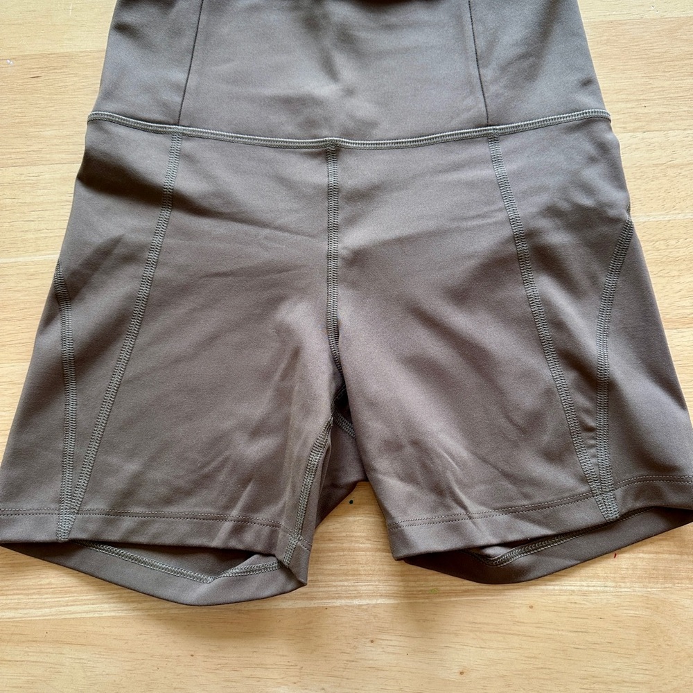 girlfriend collective brown bike shorts